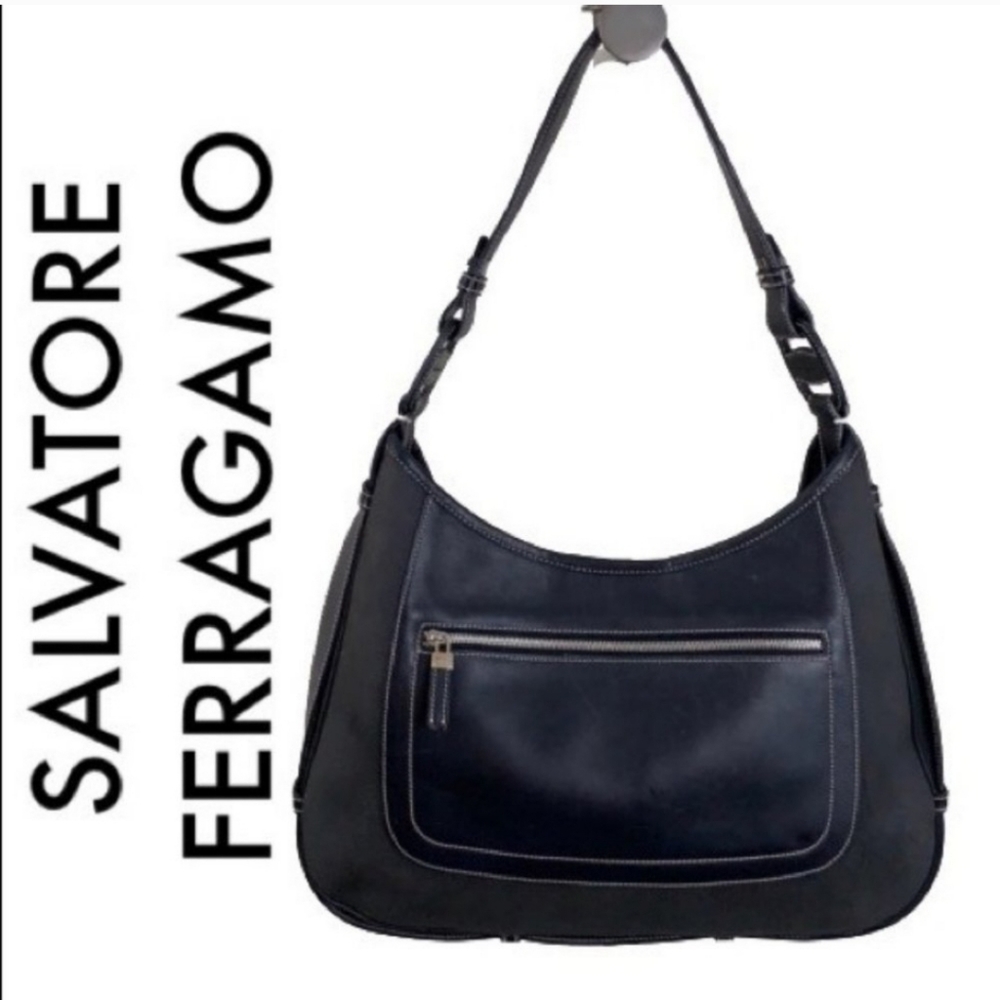 SALVATORE FERRAGAMO BLACK SHOULDER BAG